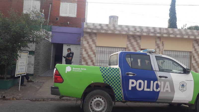 Polic�a asisti� a un joven que intent� quitarse la vida en un alojamiento residencial