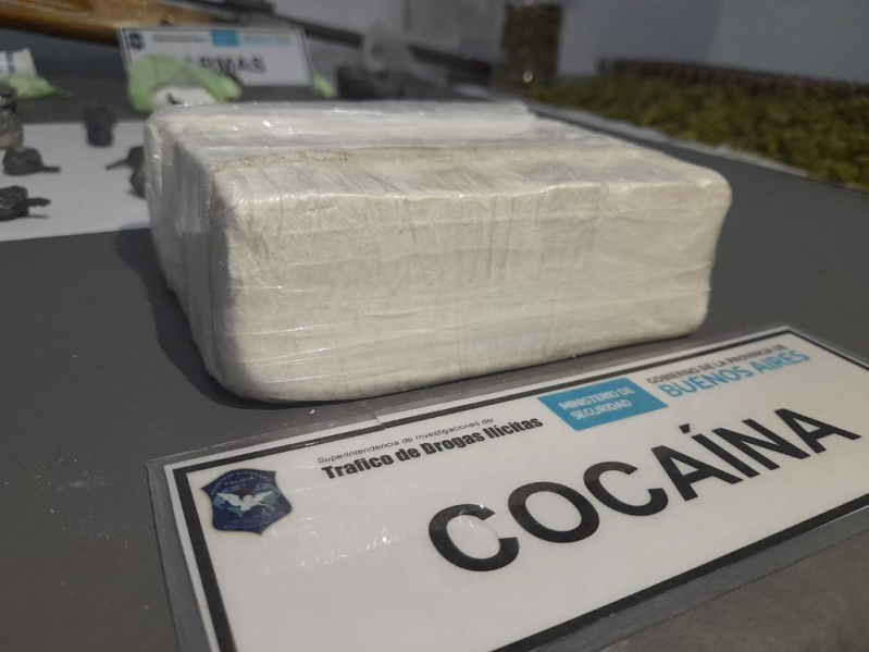 Cartero ocultaba medio kilo de coca�na en el locker laboral de la oficina del Correo Argentino