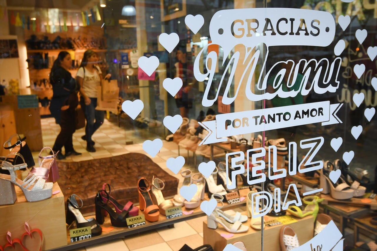 Regala amor local: ¡Compra en Pergamino!