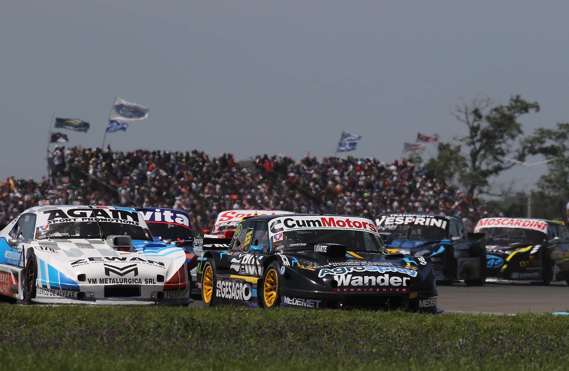 Alfonso Domenech fue quinto en la final de TC Pista. La competencia en el Autódromo de San Nicolás tuvo como ganador a Diego Azar.