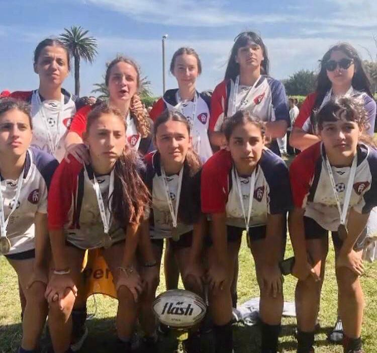 Las chicas de oro en rugby de  Maristas seguirán festejando