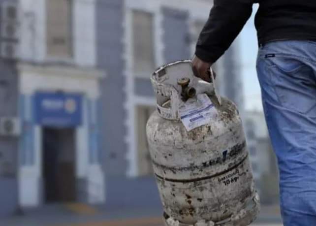 Le robó la garrafa a su pareja  y cayó preso por tener  varios pedidos de captura