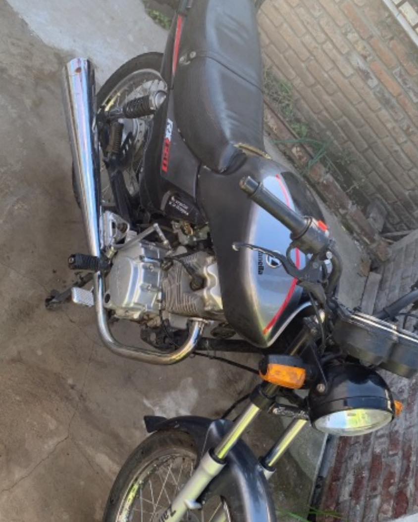 Ingenioso robo en Barrio Acevedo: Prueba de motociclismo termina en fraude