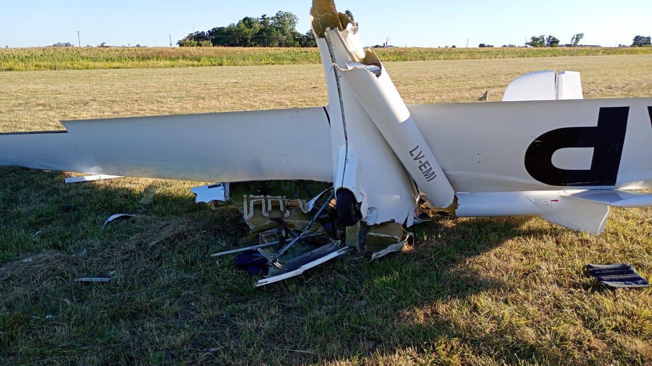 Un planeador se precipitó  a tierra y falleció su piloto en el Aeroclub Pergamino