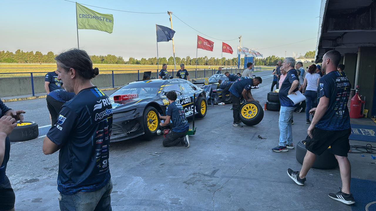 Alfonso Domenench probó un  TC en el autódromo de La Plata