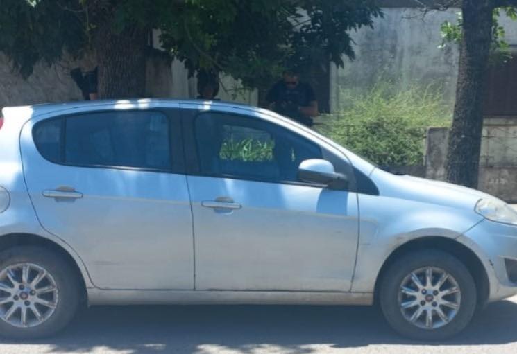 La Policía encontró abandonado  el auto robado cuando su dueño  estaba de vacaciones en la costa 