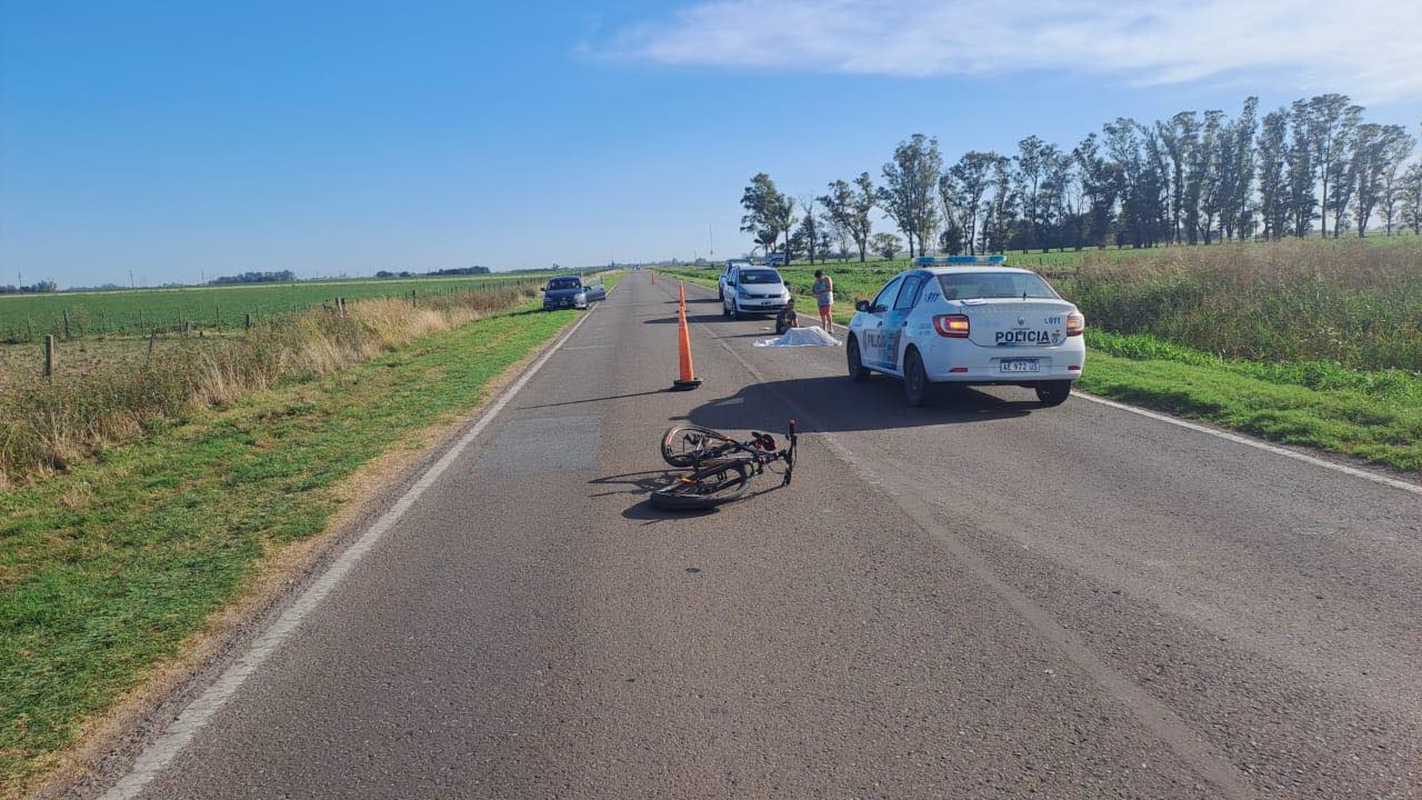 Un ciclista murió al ser  embestido por un auto