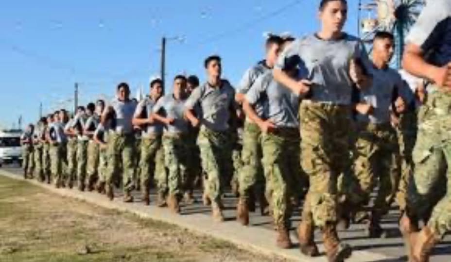El Gobierno impulsará un nuevo servicio militar voluntario para jóvenes entre 18 y 28 años 'que deseen servir a la Nación'