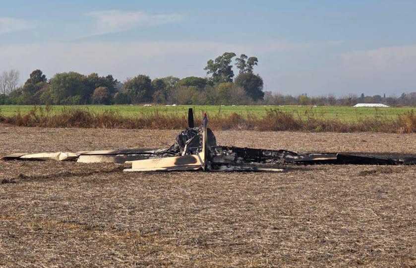 Hallaron una avioneta sin  ocupantes y quemada en la  zona rural de Manuel Ocampo 