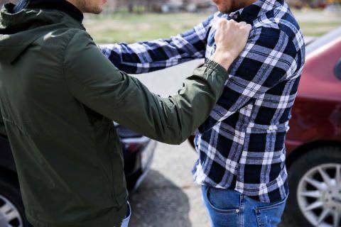 Amenazas en la vía pública tras conflictos previos entre familias