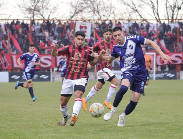 Douglas y Ben Hur igualaron  en la fría tarde pergaminense 