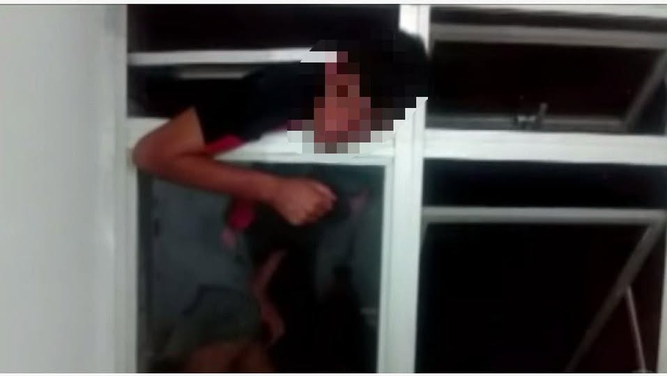 Un hombre amenazó  a su expareja y le rompió  una ventana de su casa