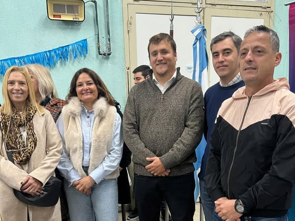 Fuerte inversión para escuelas de la  ciudad y la zona que brindan el SAE