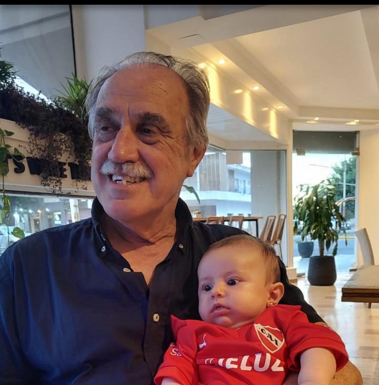 ¿Qué es de la vida de Gustavo Crivelli?
