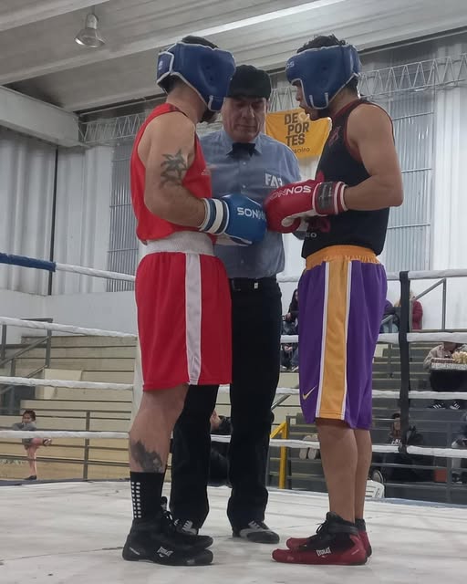Noche fría, guantes calientes:  el boxeo amateur volvió a brillar