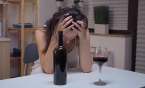Llegó borracha a su casa,  intentó matarse y la  pudo salvar su marido