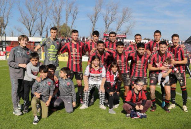 Douglas pagó caro la falta de gol y volvió a perder