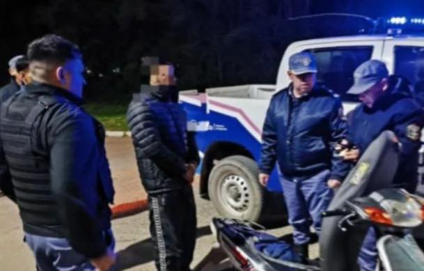 Conducía una moto  robada y fue detenido