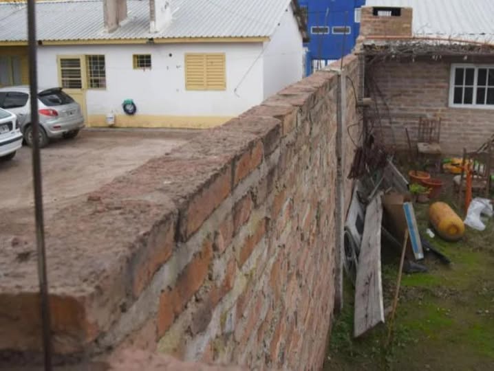 Le prometió a su vecinos tiros  por problemas de medianera