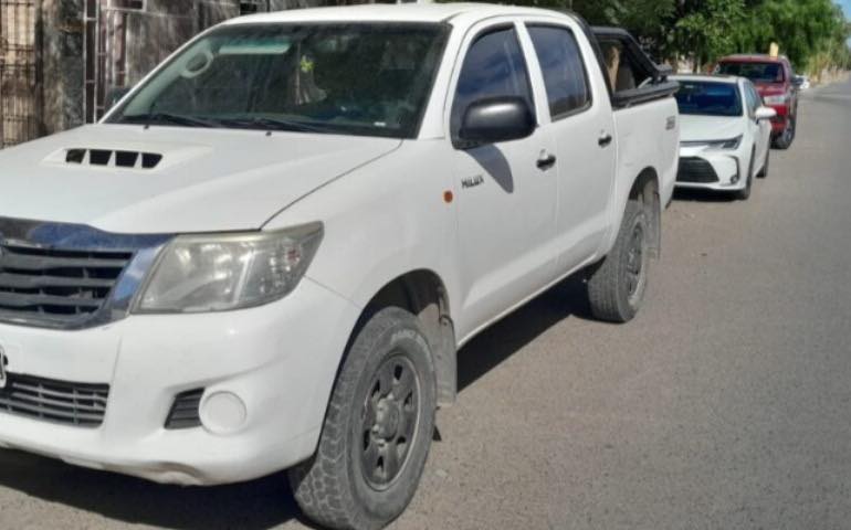 Dos mujeres fueron embestidos por una camioneta y se salvaron de milagro 