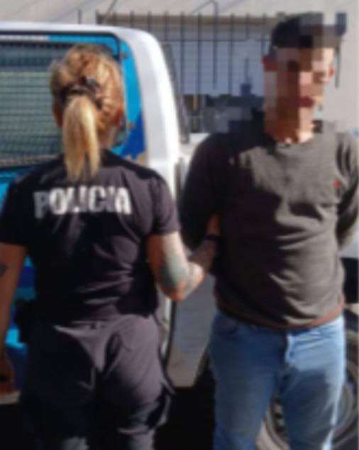Fue aprehendido tras causar daños en la  casa de su progenitora 