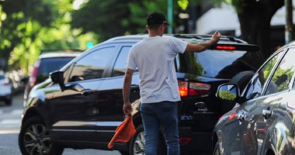 Un inspector municipal  fue agredido en pleno  centro por un 'trapito'