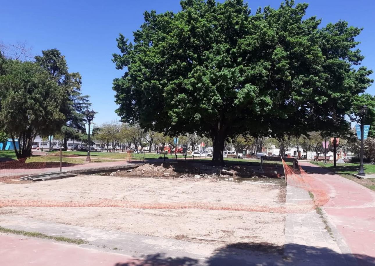 ¿Chau a la pileta de la Plaza 9 de Julio?