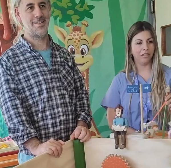 La Sala de Pediatría del  Hospital luce renovada  gracias al arte de Hernán Lira
