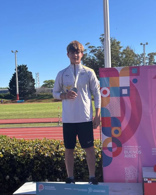 Ulises Lozano ganó la medalla de plata en salto en largo Sub 14