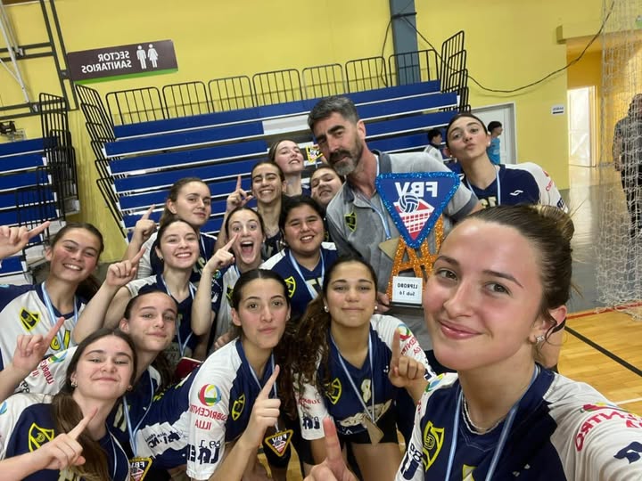 Voley: El 'Lobo' rugió  fuerte en Coronel Vidal  y se consagró campeón