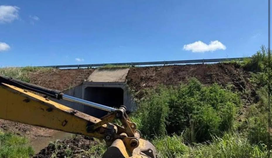Avanzan obras en la autopista de la ruta 8 para prevenir desmoronamientos