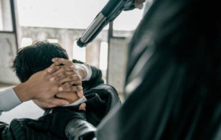 Grave episodio: fue subido a  la fuerza a una camioneta,  agredido y amenazado de muerte