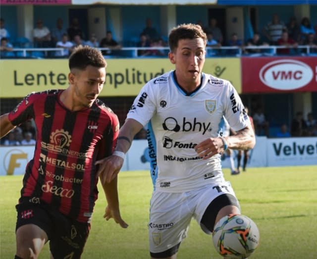 Fin del camino: Douglas perdió  2-1 y cerró una gran Reválida