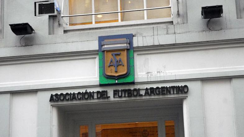 La AFA defendió la gestión  de 'Chiqui' Tapia y acusó al  Gobierno de 'persecución'