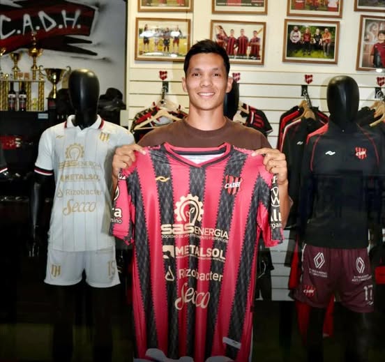 Jonatan Palacio es el sexto refuerzo de Douglas para la temporada 2026