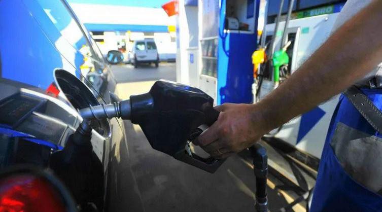 Nuevo aumento en los  impuestos al combustible 