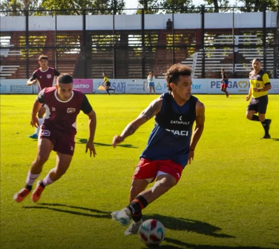 Douglas se quedó con los dos amistosos ante Defensores de Belgrano en el Miguel Morales