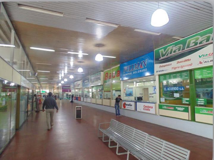 Robaron en una cafetería de la Terminal tras ingresar por el techo