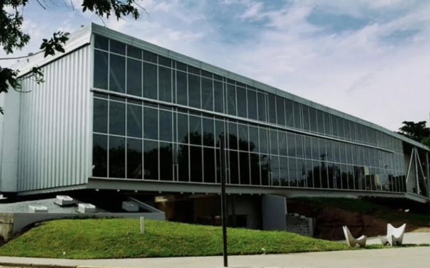 Club de Lectores de la Biblioteca Menéndez, en su 126° aniversario, presenta: