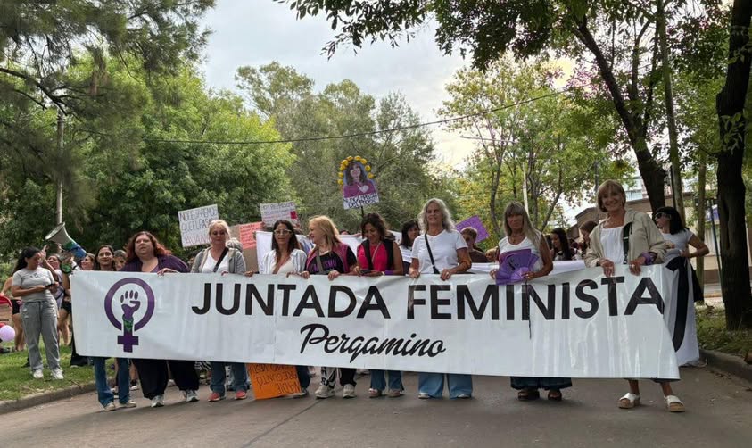 Pergamino marchó y reflexionó en el Día Internacional de la Mujer