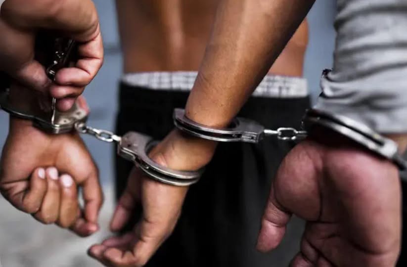 Aprehendieron a dos jóvenes tras un hurto y agresión en un supermercado