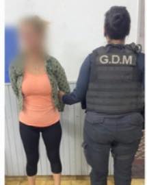 Aprehenden a una mujer con droga y además tenía un pedido de captura 