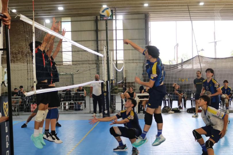 Victoria de Gimnasia en su debut en la Liga Nicoleña de Voleibol 