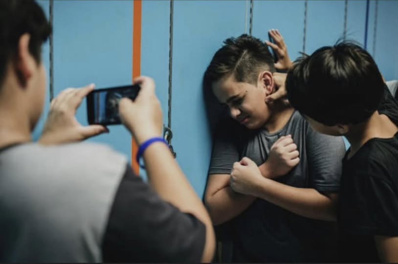 Concejales de Juntos por el Cambio presentan un programa municipal contra el bullying y el ciberbullying