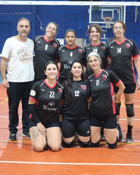 Vóley APV: intensa jornada con partidos vibrantes y cruces ajustados