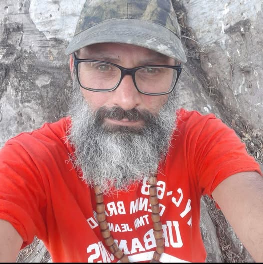 Murió un motociclista pergaminense tras despistar y chocar contra un árbol en la Ruta 178