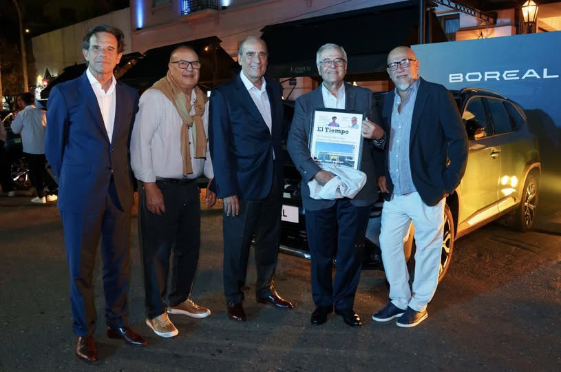 La noche del miércoles, con una temperatura muy agradable para el otoño, acompañó el brillo del cumpleaños número 40 de Pergamino Automotores, la empresa que representa a la marca Renault de Argentina.