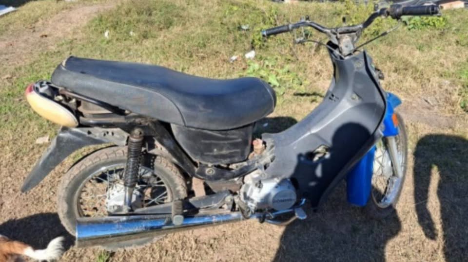 Recuperaron una motocicleta robada y buscan al presunto autor del hecho