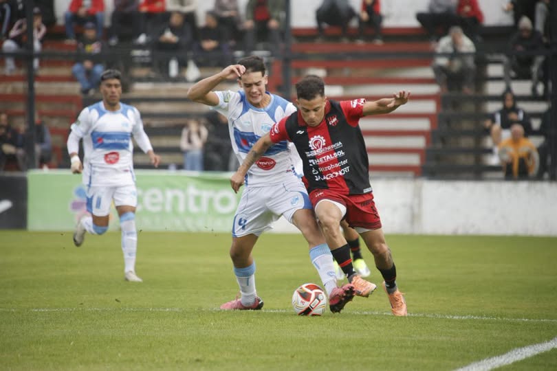 Douglas busca volver al triunfo y defender la punta en Villa Ramallo