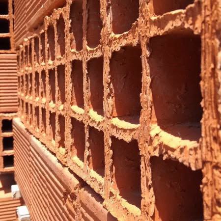 Sospechan de 'Tanguita' por el robo de un pallet de ladrillos en un terreno